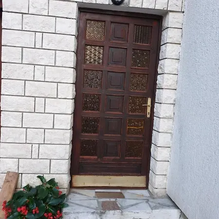 Apartmán Economy Appartments Near Centar Banjol