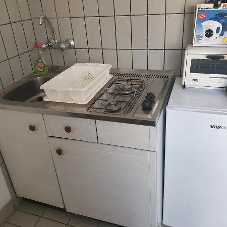 Economy Appartments Near Centar *