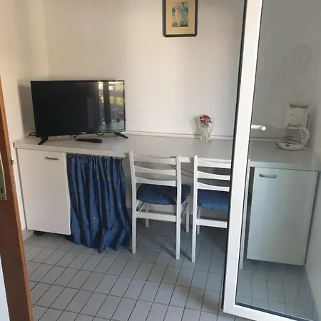 Apartmán Economy Appartments Near Centar Banjol